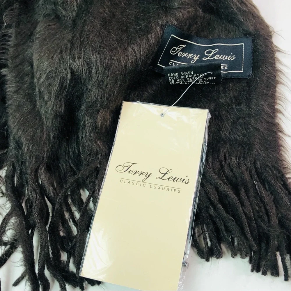 NWT Terry Lewis Classic Luxuries Brown Fleece